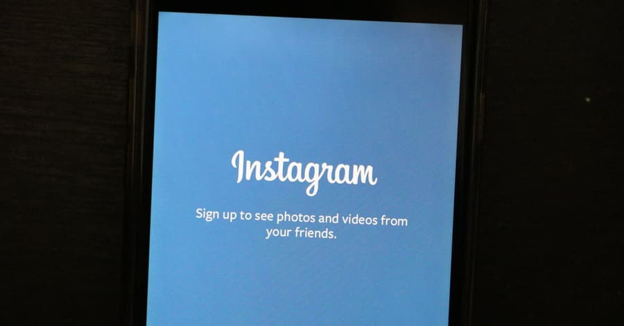 Cómo poner el modo oscuro en WhatsApp, Instagram y todo el móvil