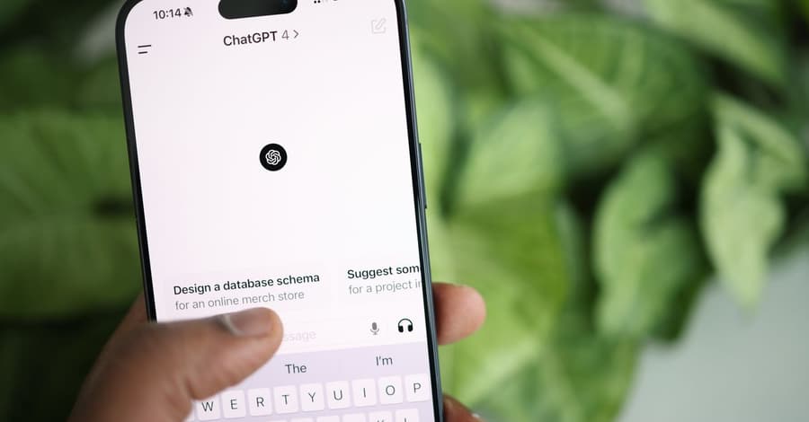 Qué es un agente de IA y en qué se diferencia de un chatbot (explicado fácil)