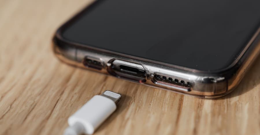 USB4, Thunderbolt 5 y DisplayPort 2.1: la guía definitiva para no perderte con los cables